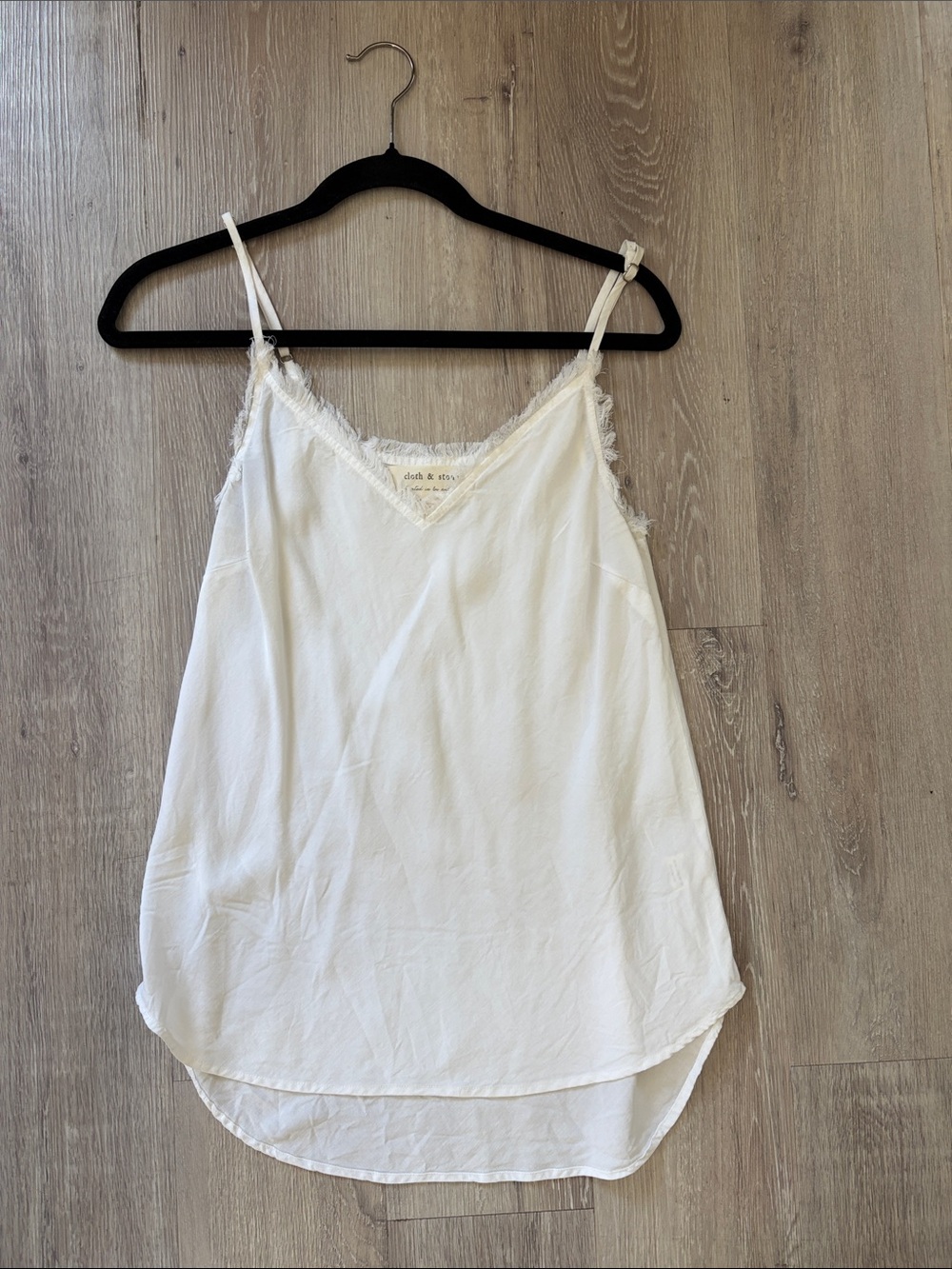 cloth & stone White Lace-Trim V-Neck Camisole